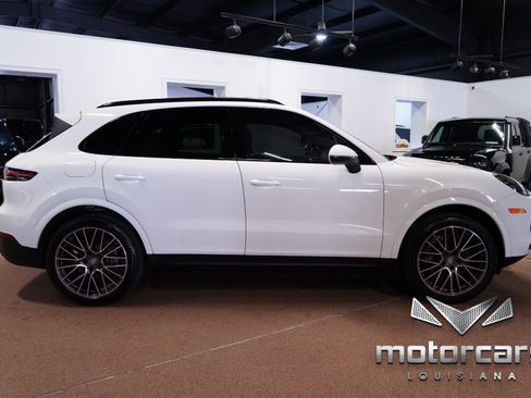 Used 2021 Porsche Cayenne AWD/4WD image 8