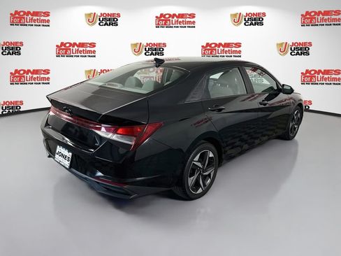 Used 2023 Hyundai Elantra SEL w/ Convenience Package FWD image 15
