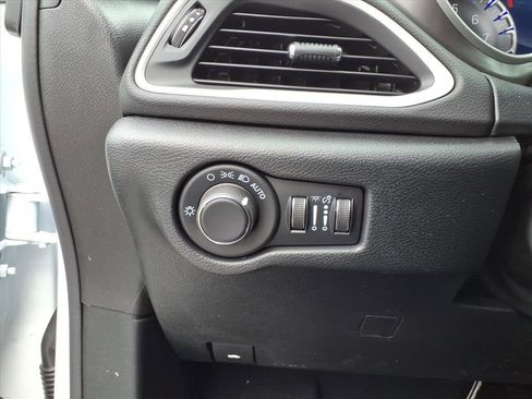 New 2026 Chrysler Voyager LX FWD image 15