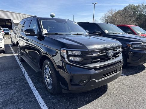 Used 2025 Ford Expedition Active image 4