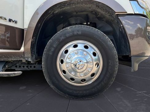 Used 2024 RAM 3500 Limited w/ Towing Technology Group image 13