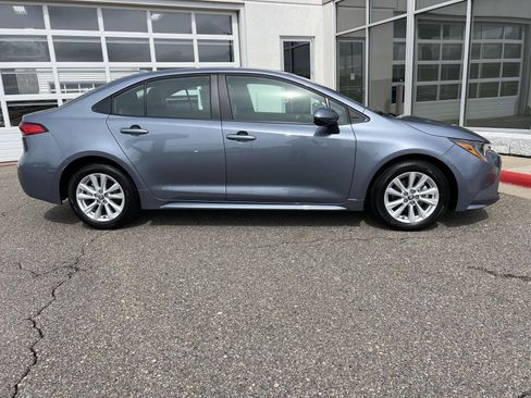 Used 2025 Toyota Corolla LE w/ LE Premium Package image 18