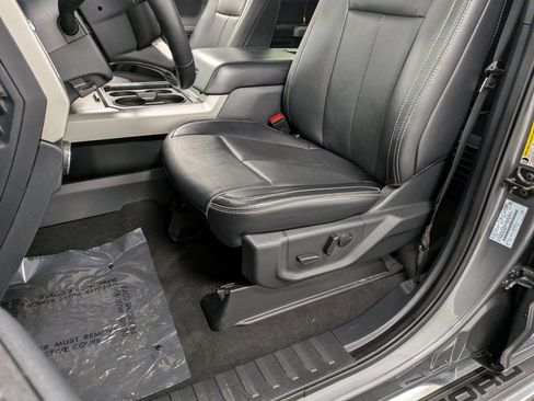 Used 2022 Ford F250 Lariat w/ Chrome Package image 9