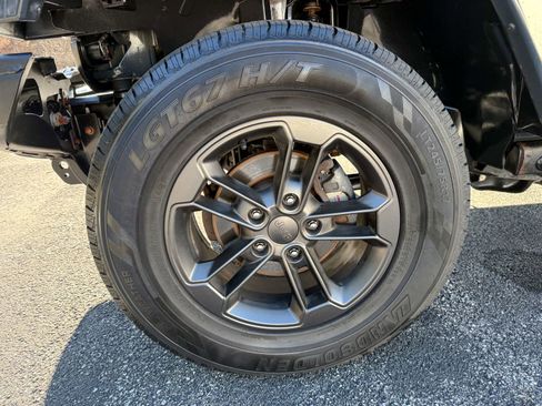 Used 2018 Jeep Wrangler Sport image 5