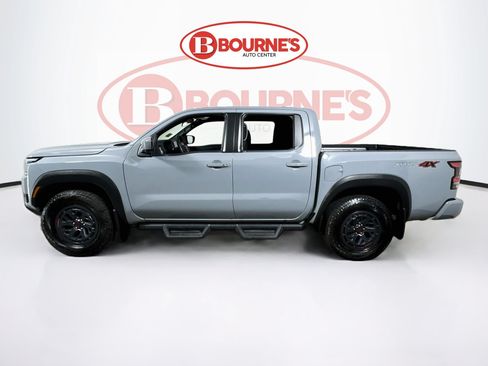 Used 2025 Nissan Frontier PRO-4X w/ Pro Convenience Package AWD/4WD image 8