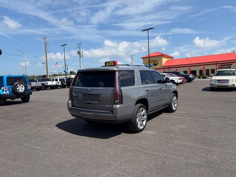 Used 2018 Cadillac Escalade Premium Luxury AWD/4WD image 3