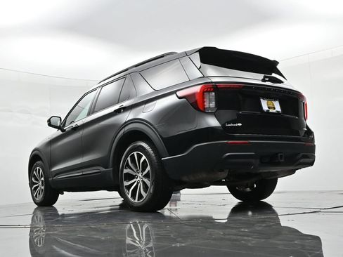 Used 2025 Ford Explorer ST-Line AWD/4WD image 21