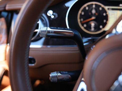 Used 2021 Bentley Flying Spur W12 image 33