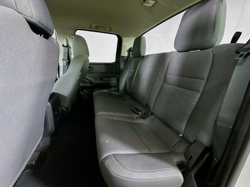 Used 2025 Nissan Frontier S image 14