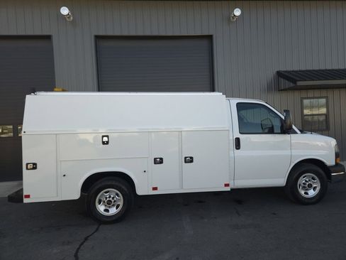 Used 2015 GMC Savana 3500 image 5