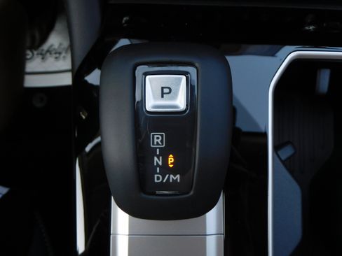 New 2025 Mitsubishi Outlander SE image 24