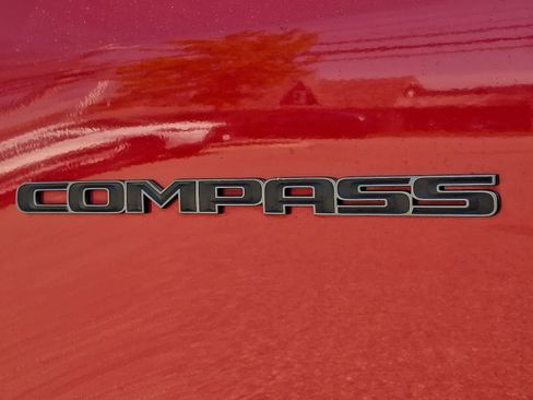 Used 2025 Jeep Compass Trailhawk w/ Trailhawk Elite Group AWD/4WD image 34