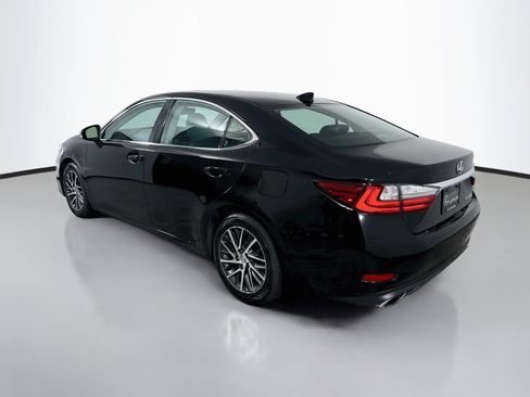 Used 2017 Lexus ES 350 w/ Luxury Package FWD image 5
