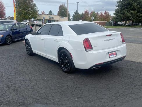 Used 2019 Chrysler 300 S image 4