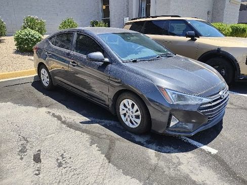Used 2020 Hyundai Elantra SE FWD image 5