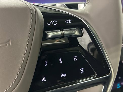 Used 2025 Cadillac Escalade Sport Platinum w/ LPO, ONYX Package image 13