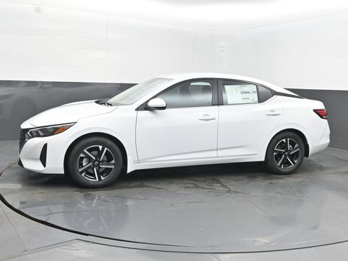 New 2025 Nissan Sentra SV w/ All-Weather Package image 4