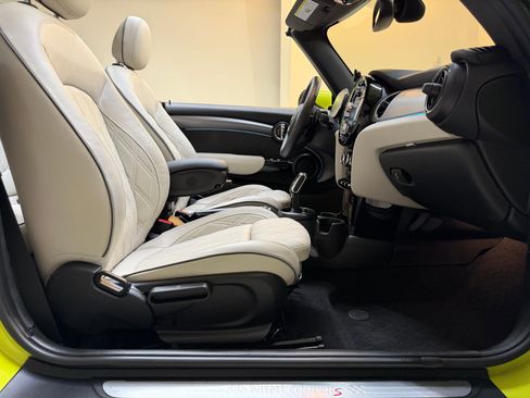 Used 2024 MINI Cooper S w/ Signature Upholstery Package image 43