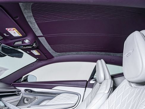 Used 2024 Aston Martin DB12 Coupe image 25