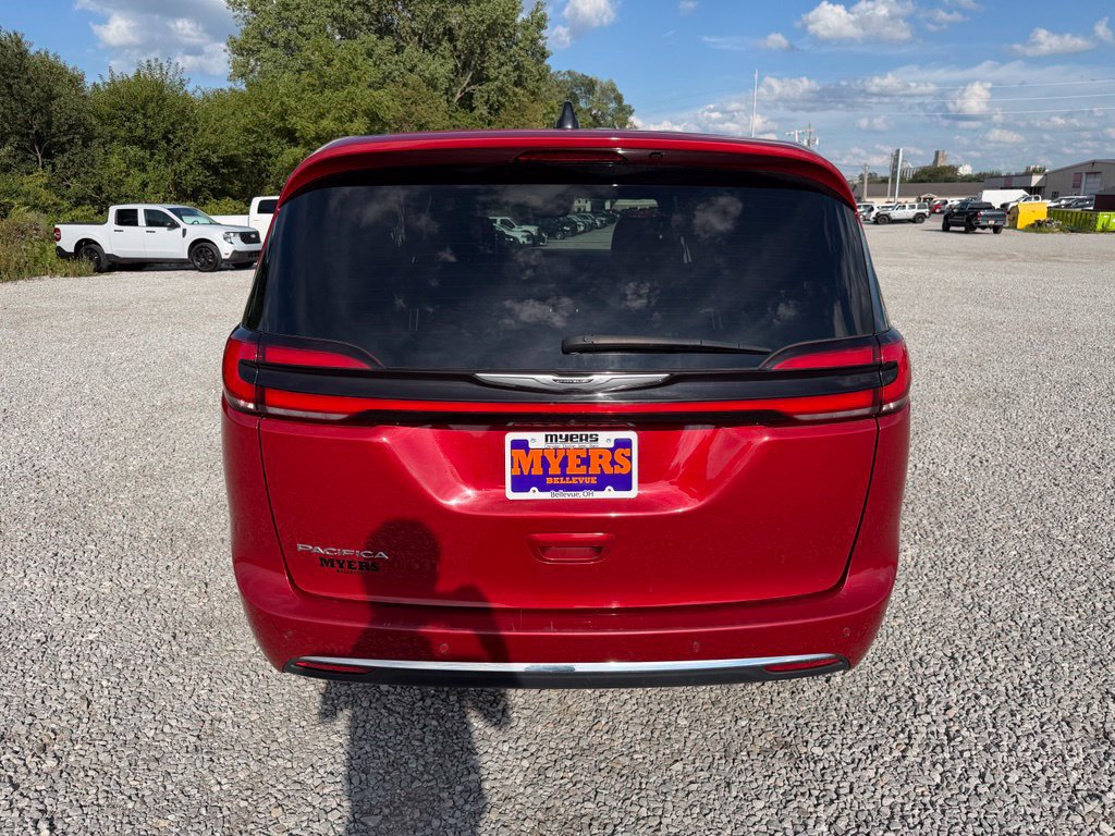 Used 2025 Chrysler Pacifica Select FWD image 31