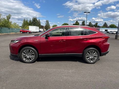 Used 2021 Toyota Venza XLE w/ Softex Package AWD/4WD image 4