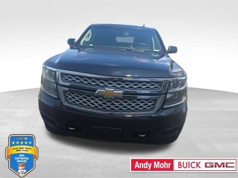 Used 2018 Chevrolet Suburban LT w/ LT Signature Package AWD/4WD image 1
