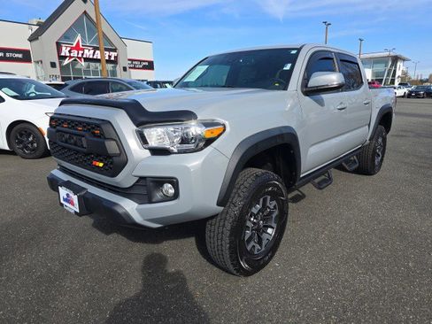 Used 2019 Toyota Tacoma TRD Off-Road image 7