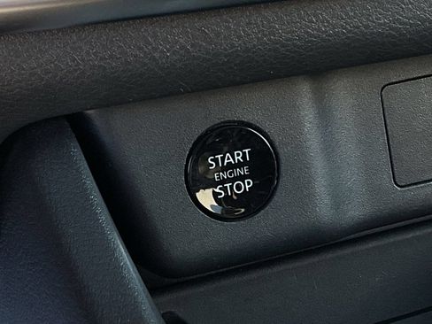 Used 2025 Nissan Rogue SV FWD image 26