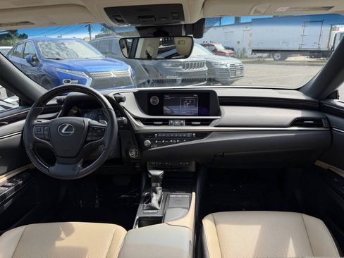 Used 2021 Lexus ES 250 w/ Premium Package AWD/4WD image 19