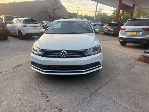 Used 2018 Volkswagen Jetta S image 2