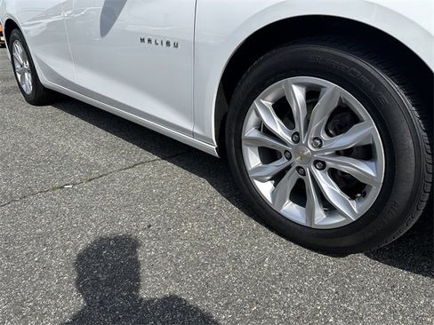 Used 2022 Chevrolet Malibu LT image 11