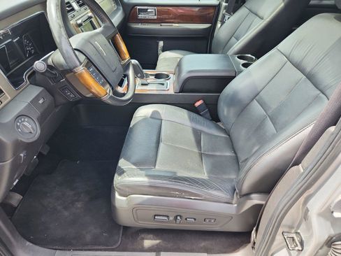 Used 2014 Lincoln Navigator 4WD image 10