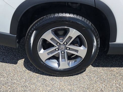 Certified 2025 Honda Pilot EX-L image 9