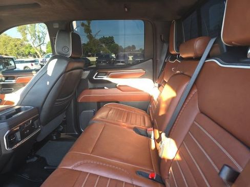 Used 2024 GMC Sierra 1500 Denali Ultimate AWD/4WD image 8