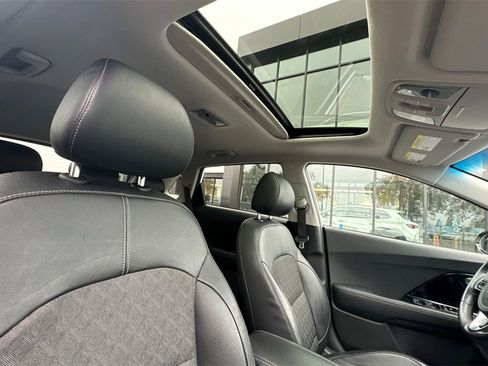 Used 2021 Kia Niro Touring image 20