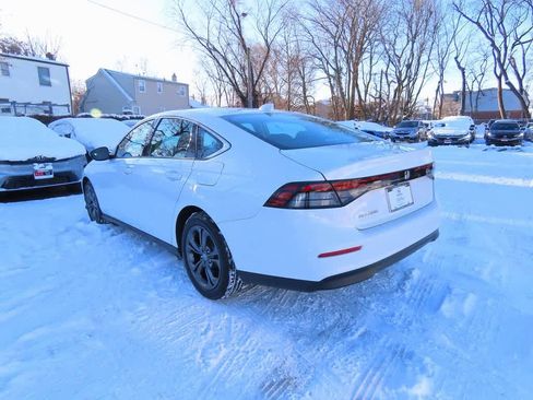 Certified 2023 Honda Accord EX image 4