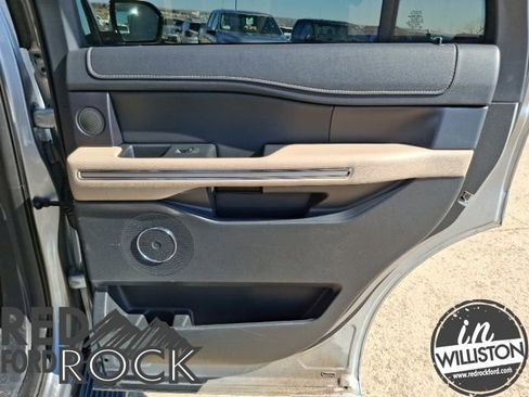 Used 2024 Ford Expedition Limited AWD/4WD image 11