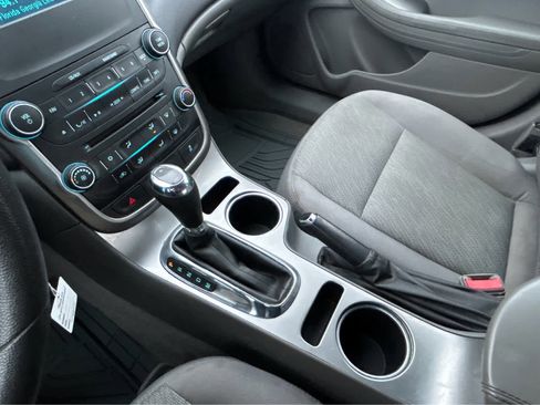 Used 2015 Chevrolet Malibu LS image 26