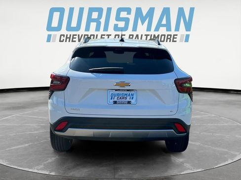 Certified 2025 Chevrolet Trax LT FWD image 7