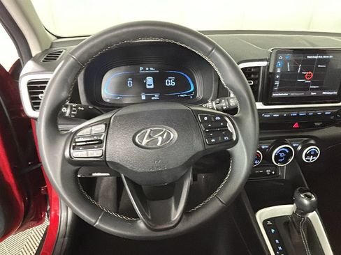 Certified 2023 Hyundai Venue Limited w/ Cargo Package FWD image 15