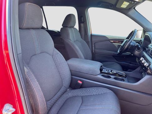 Used 2025 Honda Pilot Sport image 28