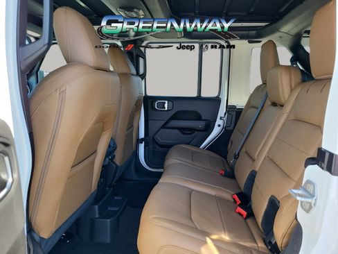 Used 2023 Jeep Wrangler Unlimited Sahara w/ Cold Weather Group AWD/4WD image 16