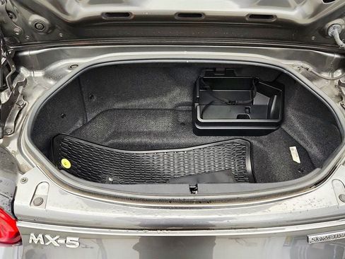 Used 2024 MAZDA MX-5 Miata RF Grand Touring RWD image 22