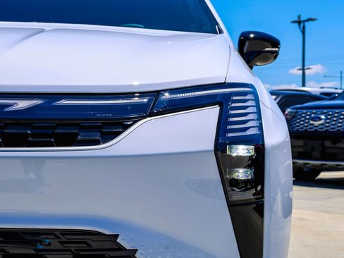 New 2027 Chrysler Pacifica Select FWD image 4