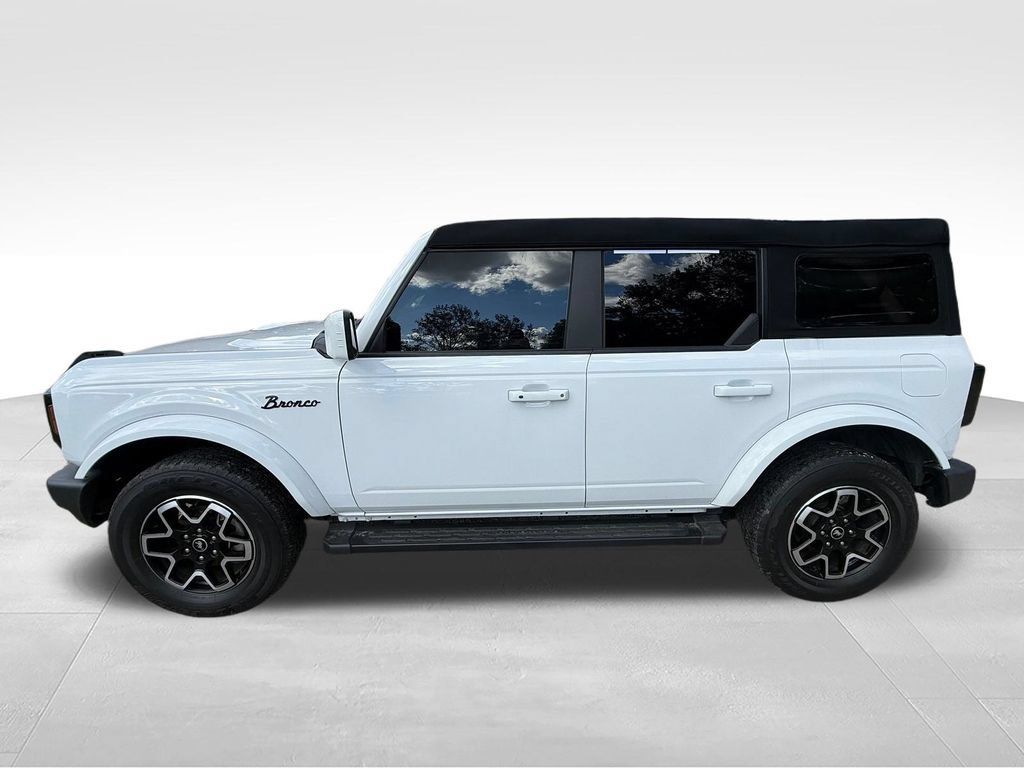 Used 2024 Ford Bronco Outer Banks AWD/4WD image 3