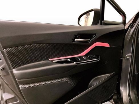Used 2019 Toyota C-HR XLE FWD image 22