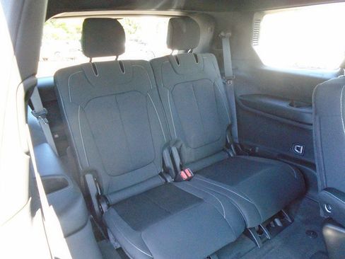 New 2025 Jeep Grand Cherokee L Laredo image 11