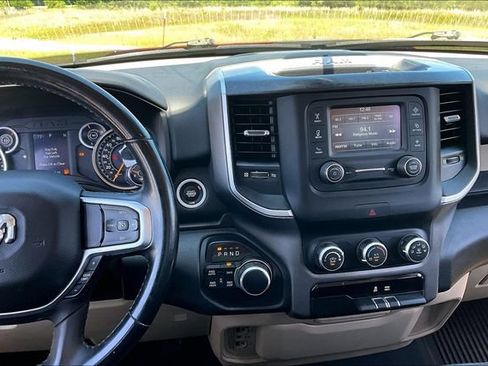 Used 2019 RAM 1500 Big Horn AWD/4WD image 10