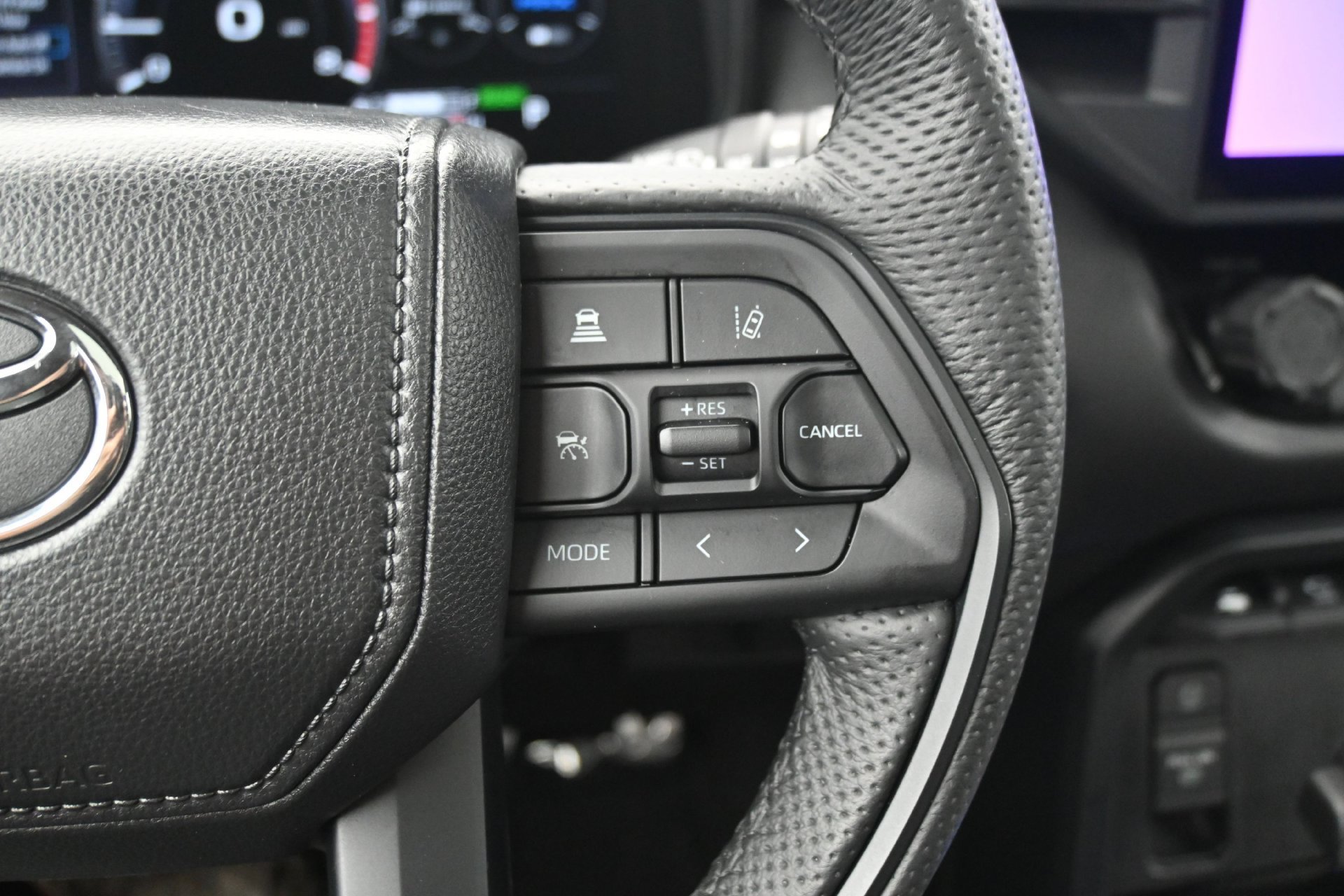 Used 2025 Toyota Sequoia TRD Pro AWD/4WD image 22