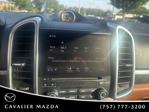 Used 2018 Porsche Cayenne Turbo AWD/4WD image 16